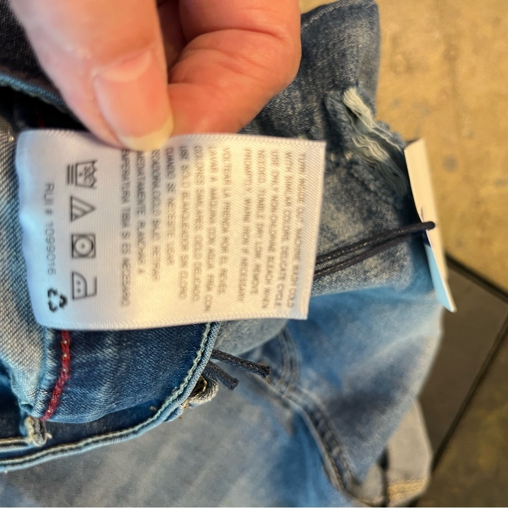Wallflower NWT Distressed Blue Jean Shorts - Picture 9 of 9
